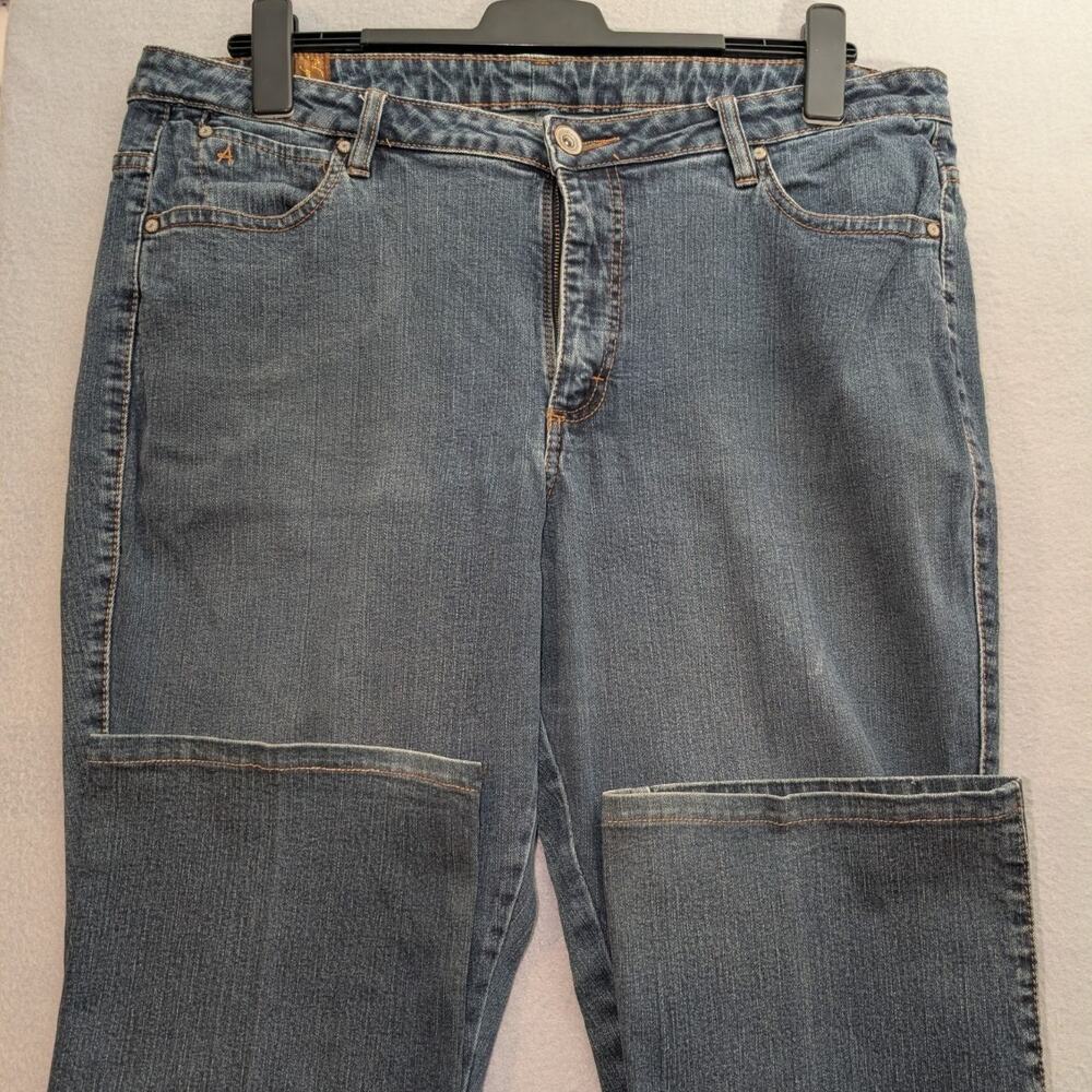 Aura Wrangler Women’s 20 Average Jeans Embroidered Pockets Straight Leg